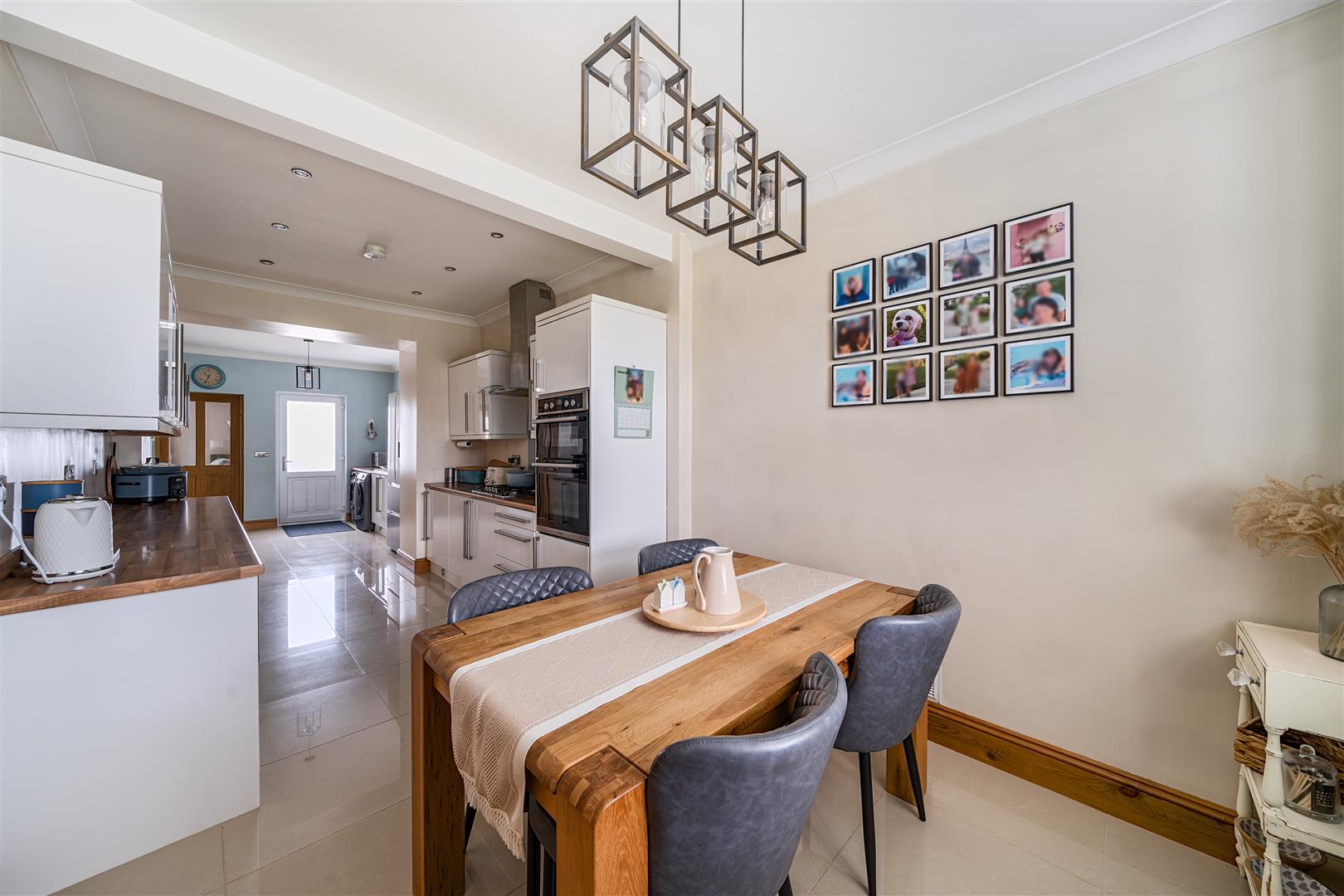 Heol Y Meinciau, Pontyates, Llanelli, SA15 5SE